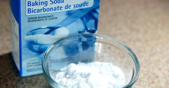 Baking soda and cornstarch paste