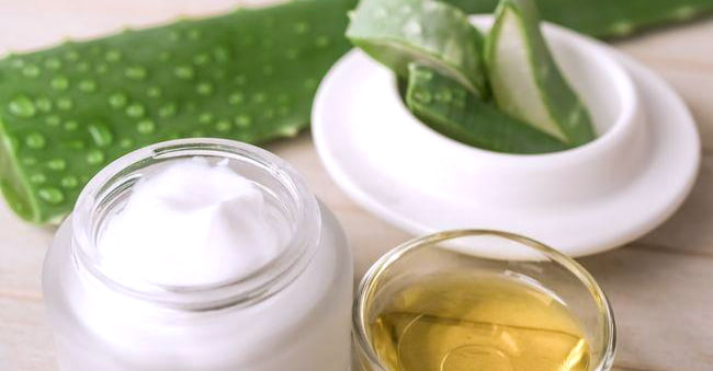 NATURAL WAYS OF ACNE SCAR REMOVAL