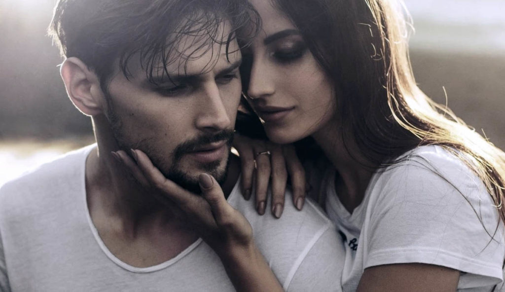 WOMEN PREFER men with FACIAL HAIR